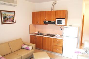 Lejligheder med pool egnet til familier med børn Palit, Rab - 3212