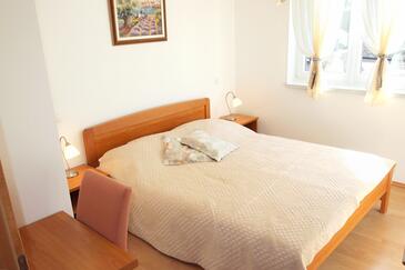 Apartmani s bazenom pogodni za obitelji s djecom Kampor, Rab - 3213