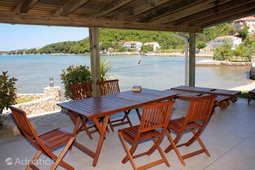 Apartmaji z bazenom za družine z otroci Kampor, Rab - 3213