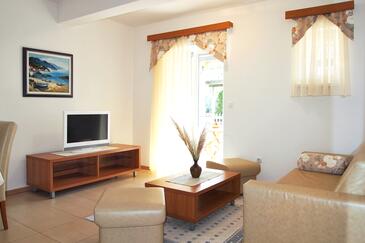 Appartamenti con piscina per famiglie Kampor, Arbe - Rab - 3213