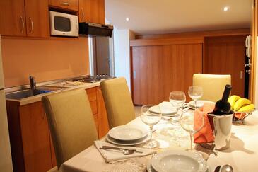 Family-friendly apartments with swimming pool Kampor, Rab - 3213
