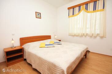 Family-friendly apartments with swimming pool Kampor, Rab - 3214