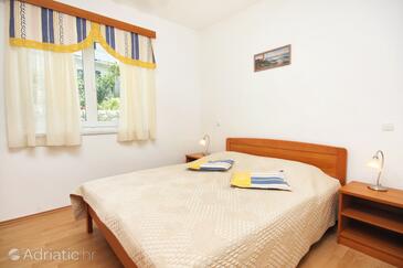 Rodinné apartmány s bazénem Kampor, Rab - 3214