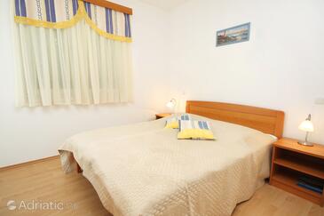 Apartmani s bazenom pogodni za obitelji s djecom Kampor, Rab - 3214