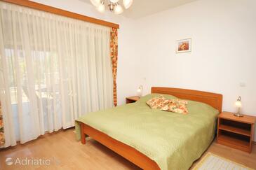 Family-friendly apartments with swimming pool Banjol, Rab - 3215