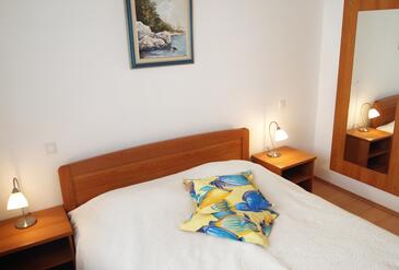 Ház családok részére medencével a tenger mellett Kampor, Rab - 3216