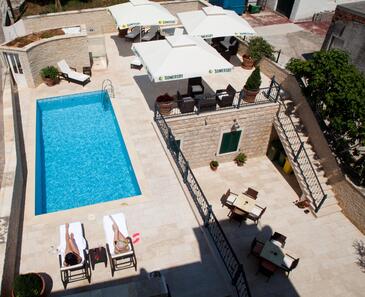 Rooms Tisno, North Dalmatia