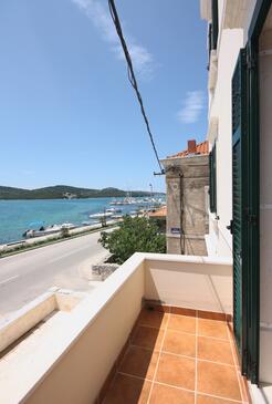 Rooms Tisno, North Dalmatia