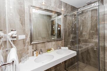 Rooms Tisno, North Dalmatia