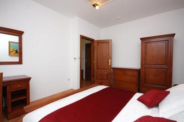 Rooms Tisno, North Dalmatia