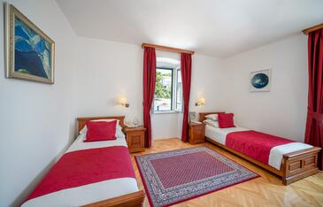 Rooms Tisno, North Dalmatia