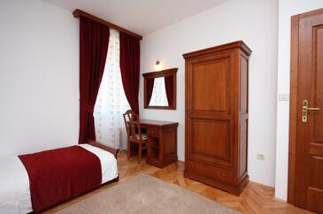Rooms Tisno, North Dalmatia