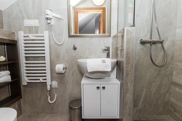Rooms Tisno, North Dalmatia