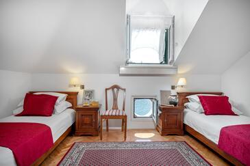 Rooms Tisno, North Dalmatia
