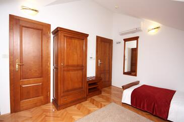 Rooms Tisno, North Dalmatia