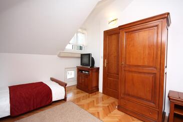 Rooms Tisno, North Dalmatia