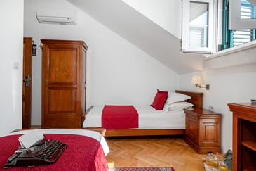 Rooms Tisno, North Dalmatia