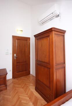 Rooms Tisno, North Dalmatia