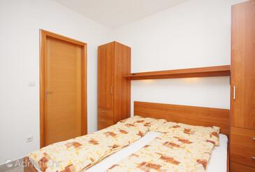 Apartments by the sea Betina, Murter - 3220