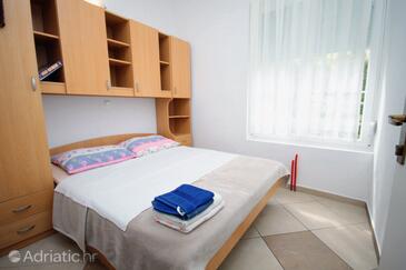 Apartmani s parkingom Baška, Krk - 3225