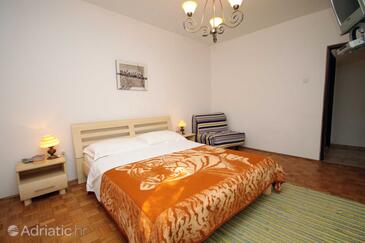 Apartmány a pokoje s parkovištěm Krk - 3231