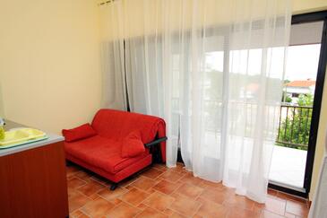 Jadranovo, Obývací pokoj v ubytování typu studio-apartment, WiFi.