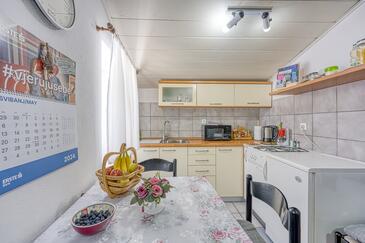 Apartamente lângă mare Selce, Crikvenica - 3240