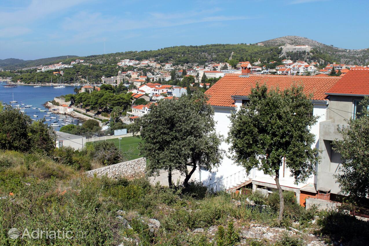 Ferienwohnungen mit Parkplatz Hvar - 3245