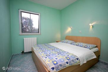 Apartmaji z bazenom za družine z otroci Zaton, Zadar - 3247