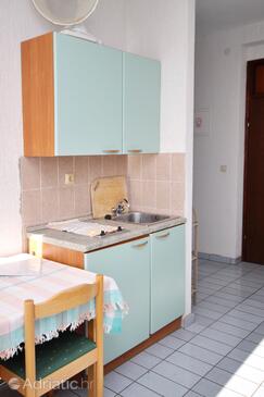 Apartments by the sea Rtina - Miletići, Zadar - 3257