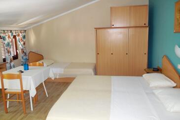 Appartamenti e camere accanto al mare Petrcane, Zara - Zadar - 3260