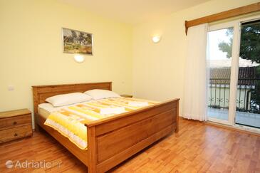 Apartments by the sea Rogoznica - 3262