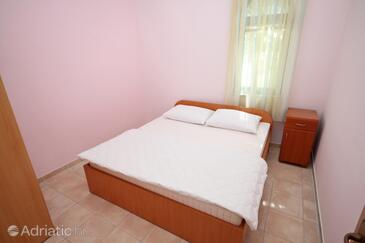 Apartments and rooms by the sea Rogoznica - 3266