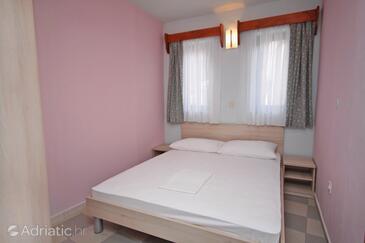 Apartments and rooms by the sea Rogoznica - 3266