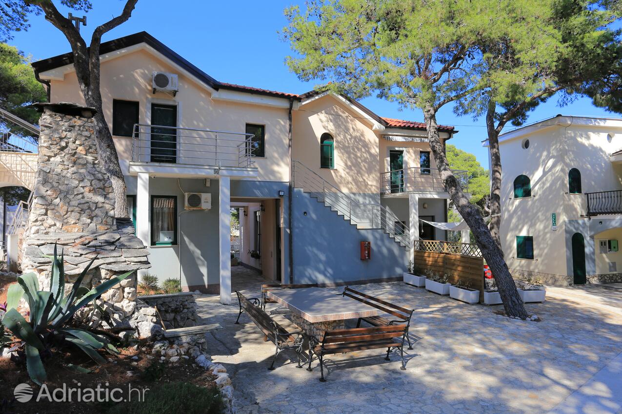 Apartments and rooms by the sea Rogoznica - 3266