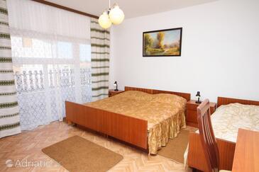 Ferienwohnungen mit Pool für Familien Sukosan, Zadar - 3273