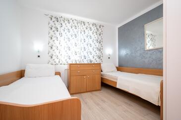 Apartments by the sea Petrčane, Zadar - 3274