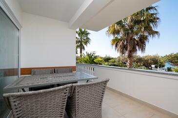 Apartments by the sea Petrčane, Zadar - 3274