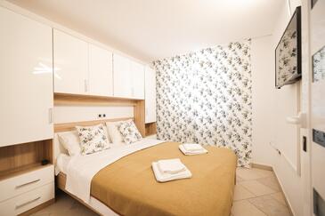 Apartments by the sea Petrčane, Zadar - 3274