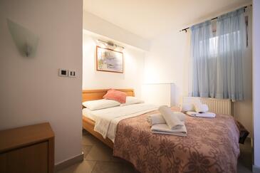 Apartments by the sea Petrčane, Zadar - 3274