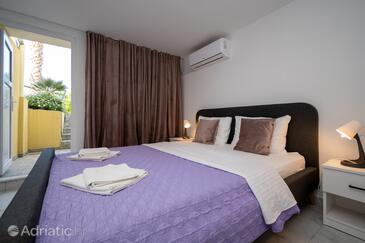 Apartments by the sea Petrčane, Zadar - 3274