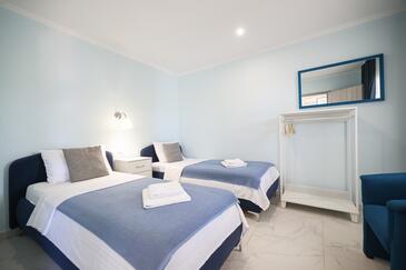 Apartments by the sea Petrčane, Zadar - 3275