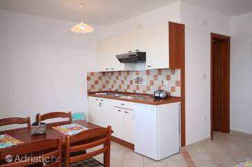 Apartmani uz more Povljana, Pag - 3316