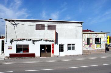 Apartment with terrace Starigrad, North Dalmatia