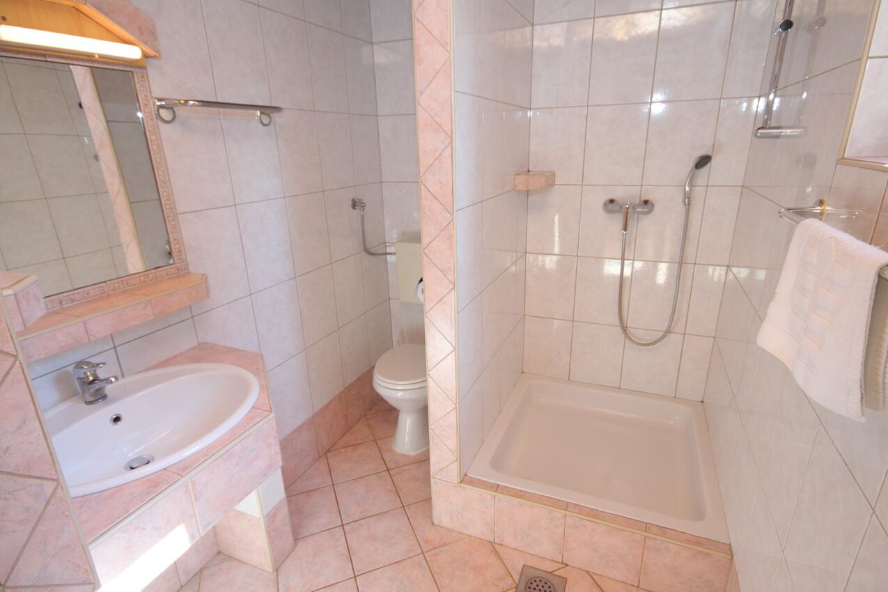 A-3339-a - Privatunterkunft - Ferienwohnungen am Meer Dajla, Novigrad