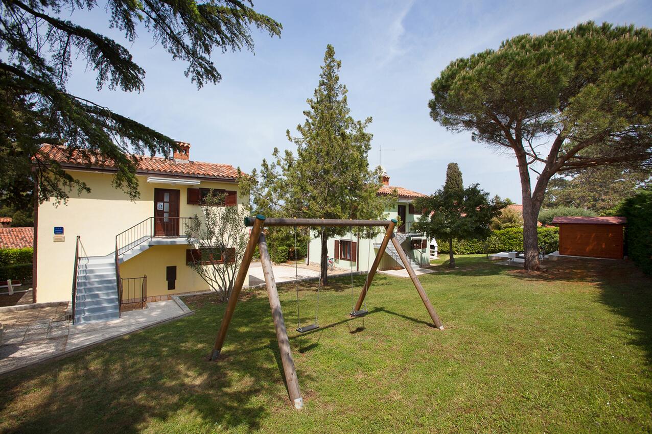 Hof - Ferienwohnungen am Meer Dajla, Novigrad