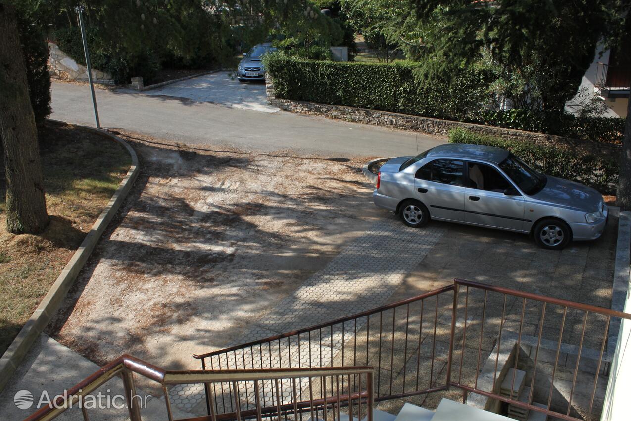 Parkplatz - Ferienwohnungen am Meer Dajla, Novigrad