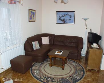 Apartmaji z bazenom za družine z otroci Kraj, Pašman - 334