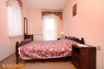 Lejligheder med pool egnet til familier med børn Kraj, Pasman - 334