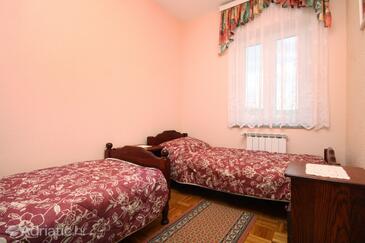 Lejligheder med pool egnet til familier med børn Kraj, Pasman - 334